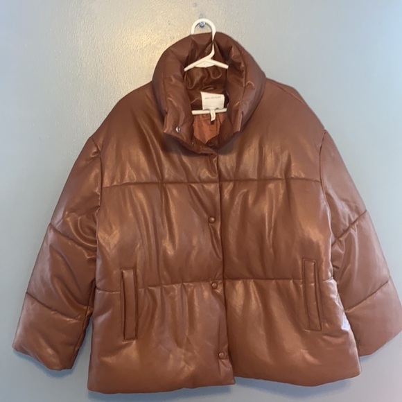 Avec les Files Faux Leather Puffer Saddle NWOT - Picture 4 of 7